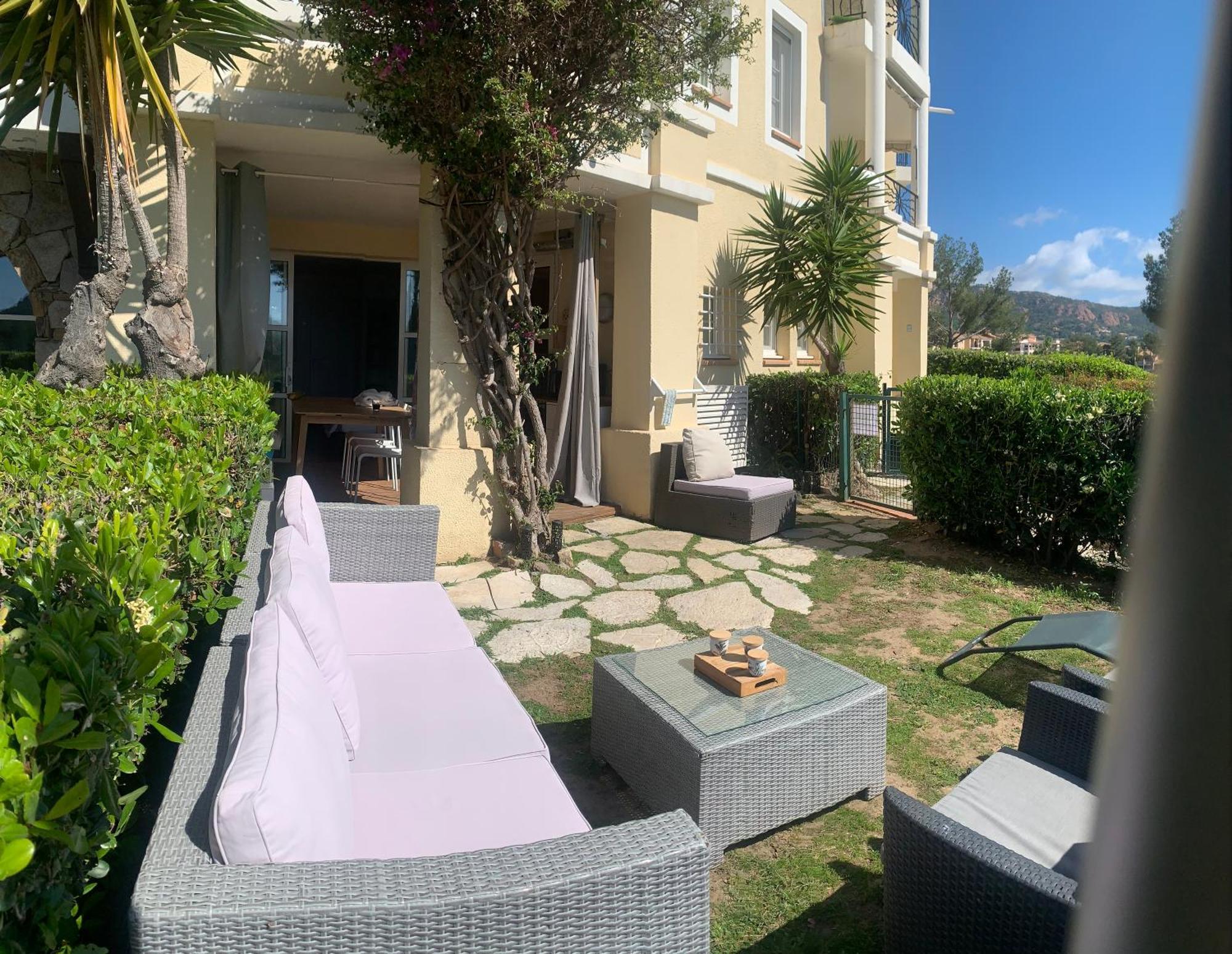 T2 En Rez De Jardin Privatif Cloture , Cap Esterel Pierre Et Vacances ,Piscine Chauffee Des Le 05 Avril Au 02 Novembre Saint-Raphaël 外观 照片